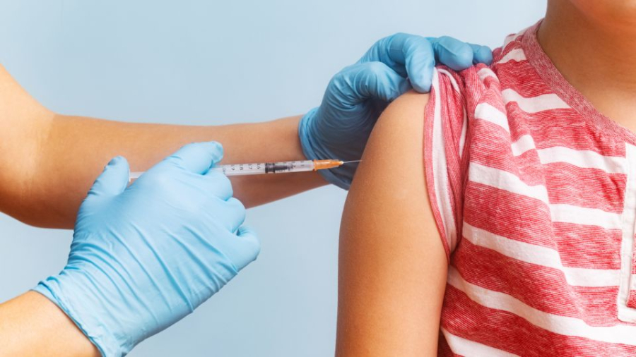 A vacinação contra a gripe está disponível para todas as pessoas em Urânia.